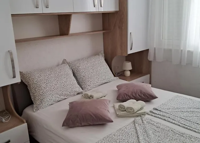 Mar Y Sol Apartment Makarska