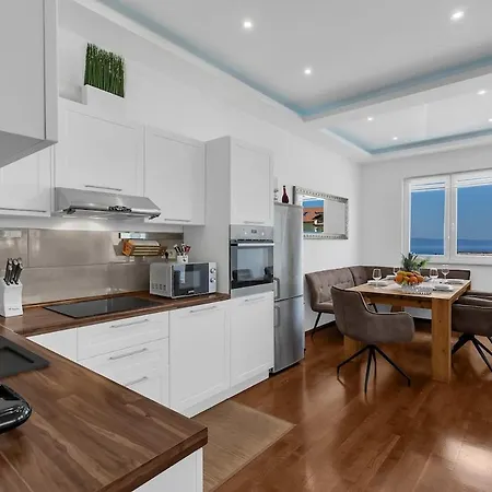 Mar Y Sol Apartment Makarska