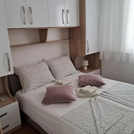 Mar Y Sol Apartment Makarska